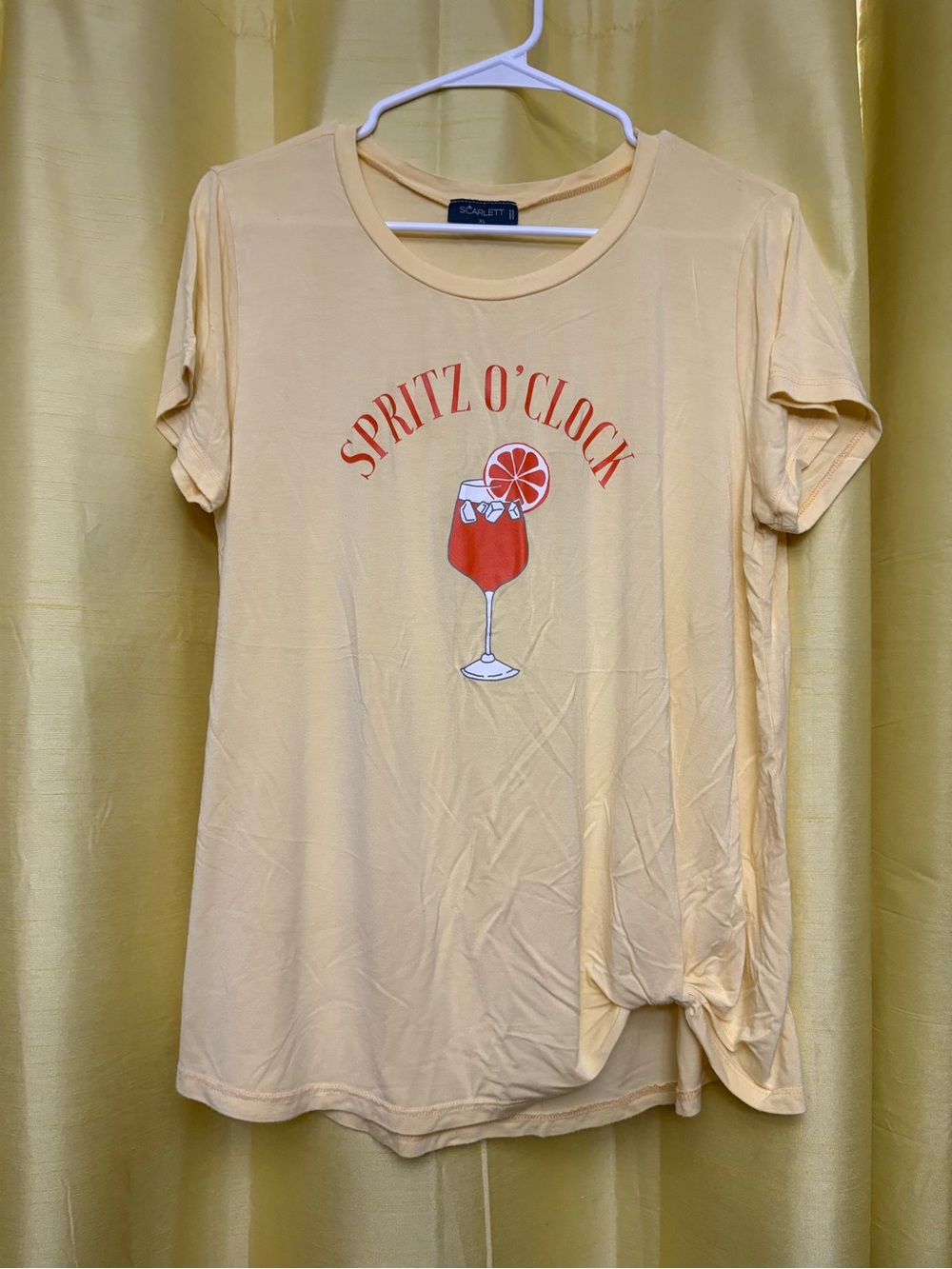 Scarlett yellow 'Spritz O'Clock' Graphic Tee
